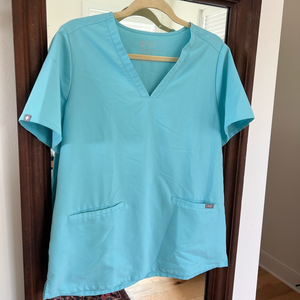 Figs Women's Casma Scrub Top - Like New
